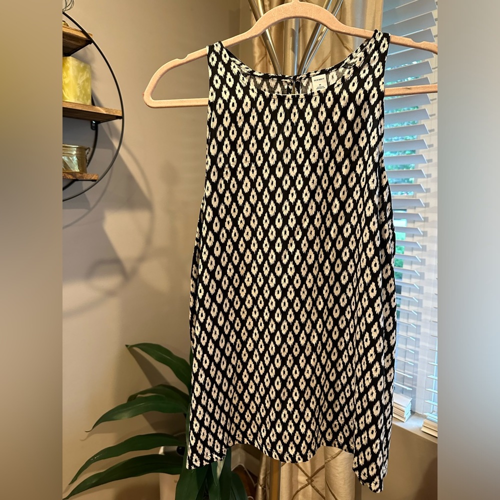 Old Navy Black and White Tank